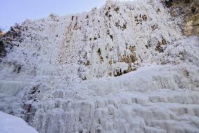 Icefall in Qingzhou