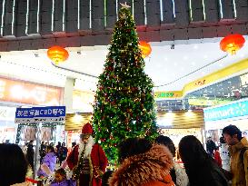 Christmas Eve in Yichang