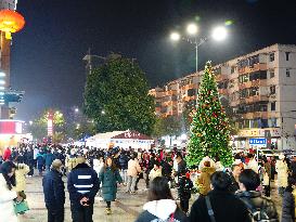 Christmas Eve in Yichang