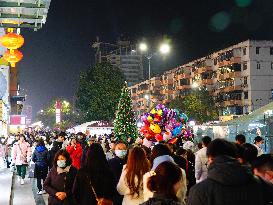 Christmas Eve in Yichang