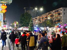 Christmas Eve in Yichang