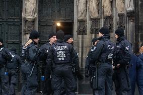 High Security At Cologne Cathedral As Warning Of Alleged Terror Attack Planned For New Yar Eve