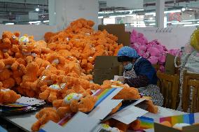 CHINA-SHAANXI-STUFFED BEAR-CHRISTMAS(CN)