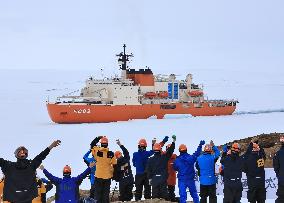 Antarctic expedition by Japan