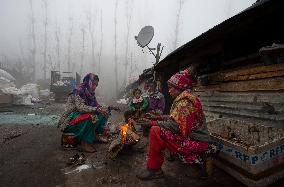 KASHMIR-SRINAGAR-DENSE FOG