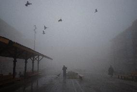 KASHMIR-SRINAGAR-DENSE FOG