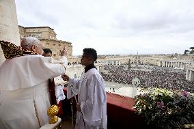 Pope Francis Delivers Christmas Urbi et Orbi Message - Vatican