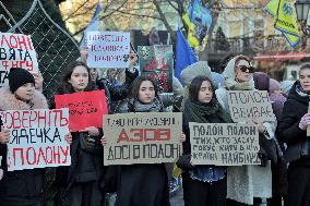 Families of Ukrainian POWs protest in Odesa