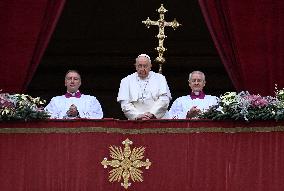 Pope Francis Delivers Christmas Urbi et Orbi Message - Vatican