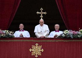 Pope Francis Delivers Christmas Urbi et Orbi Message - Vatican