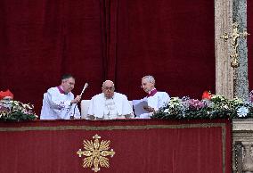 Pope Francis Delivers Christmas Urbi et Orbi Message - Vatican