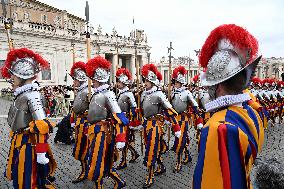 Pope Francis Delivers Christmas Urbi et Orbi Message - Vatican