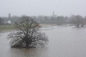 Flood Continues In Bonn