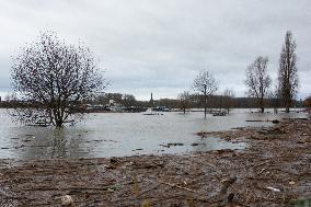 Flood Continues In Bonn