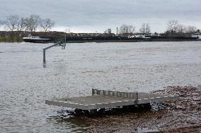 Flood Continues In Bonn