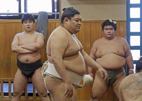 Sumo: 1st practice after stablemaster's death