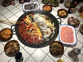 The Largest Underground Hot Pot Restaurant in Chongqing