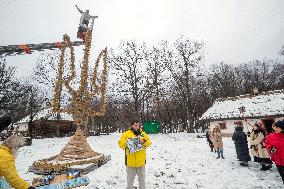 Largest didukh trident in Ukraine installed in Kyiv