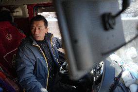 CHINA-GANSU-JISHISHAN-EARTHQUAKE-TRUCK DRIVER (CN)