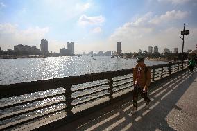 Daily Life On Qasr Al Nile Bridge