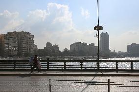 Daily Life On Qasr Al Nile Bridge