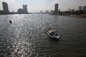 Daily Life On Qasr Al Nile Bridge