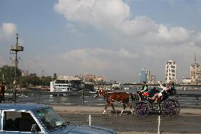 Daily Life On Qasr Al Nile Bridge