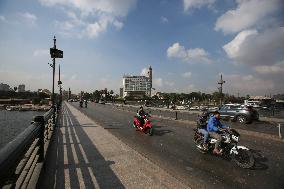 Daily Life On Qasr Al Nile Bridge