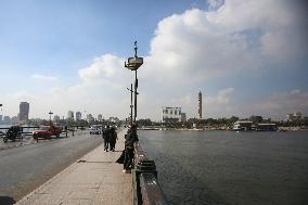 Daily Life On Qasr Al Nile Bridge