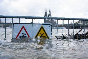 Flood Continues In Cologne