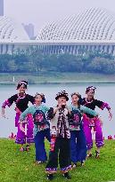 Xinhua Headlines: Viral dance challenge "Kemusan" brings joy, pride, debate to Chinese youngsters