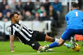 Newcastle United v Nottingham Forest - Premier League