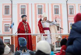 Declaring Christmas Peace