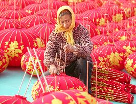 A Lantern Workshop in Hai'an