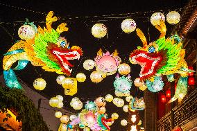 Tourists Enjoy Lanterns in Nanjing