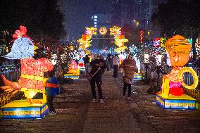 Tourists Enjoy Lanterns in Nanjing