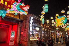 Tourists Enjoy Lanterns in Nanjing