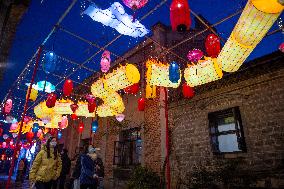 Tourists Enjoy Lanterns in Nanjing