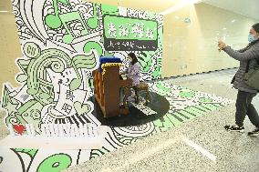 Sharing Piano in Subway Station in Guiyang