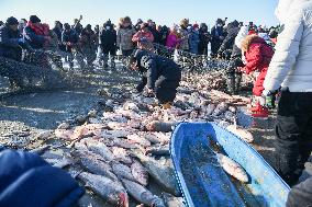 CHINA-JILIN-SONGYUAN-WINTER FISHING (CN)