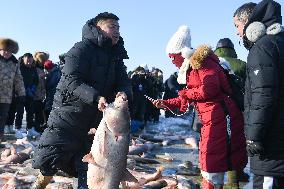 CHINA-JILIN-SONGYUAN-WINTER FISHING (CN)
