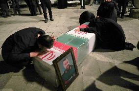 Khamenei Praying Next To The Coffin Of The IRGC General Moussav - Tehran
