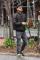 Justin Theroux Walks His Dog - NYC