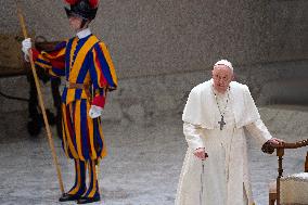 Pope Francis in audience with official student Catholic choral organization