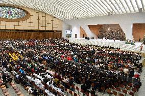 Pope Francis in audience with official student Catholic choral organization