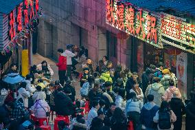 Tourists Flock To Chongqing During New Year's Day Holiday