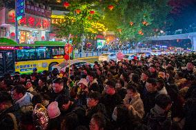 Tourists Flock To Chongqing During New Year's Day Holiday