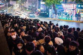 Tourists Flock To Chongqing During New Year's Day Holiday