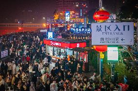 Tourists Flock To Chongqing During New Year's Day Holiday