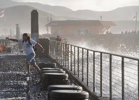 U.S.-CALIFORNIA-PACIFICA-HUGE WAVES